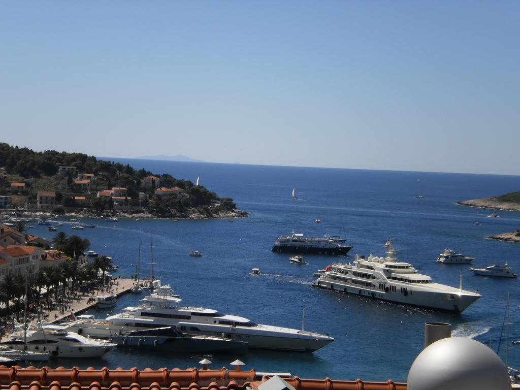 Apartments Luci Hvar Town Oda fotoğraf