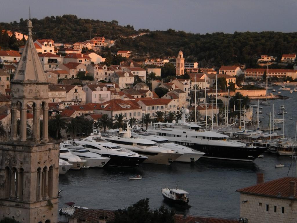 Apartments Luci Hvar Town Oda fotoğraf