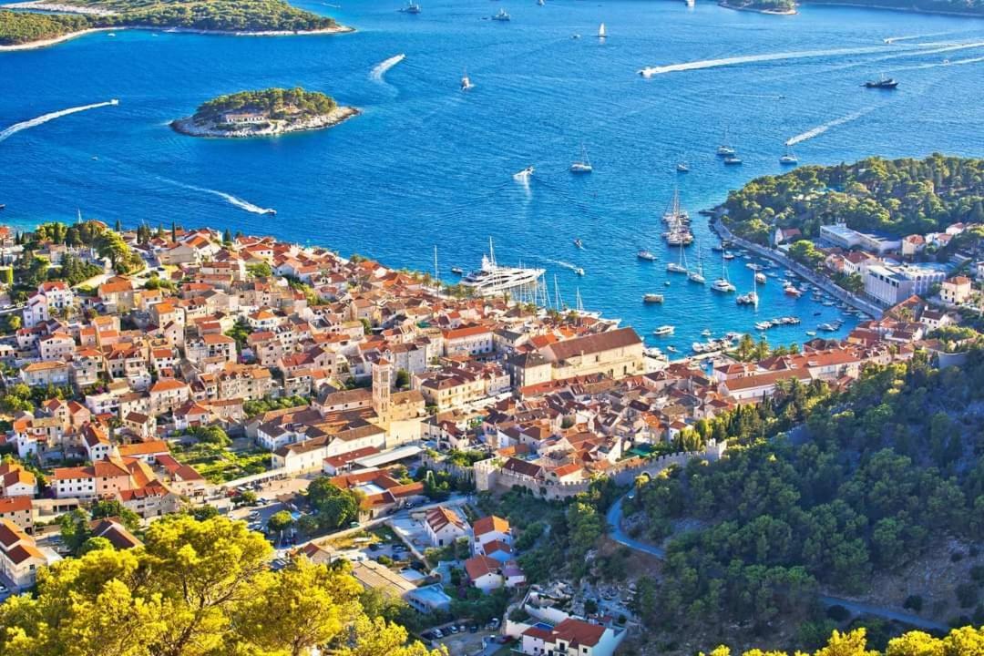 Apartments Luci Hvar Town Oda fotoğraf