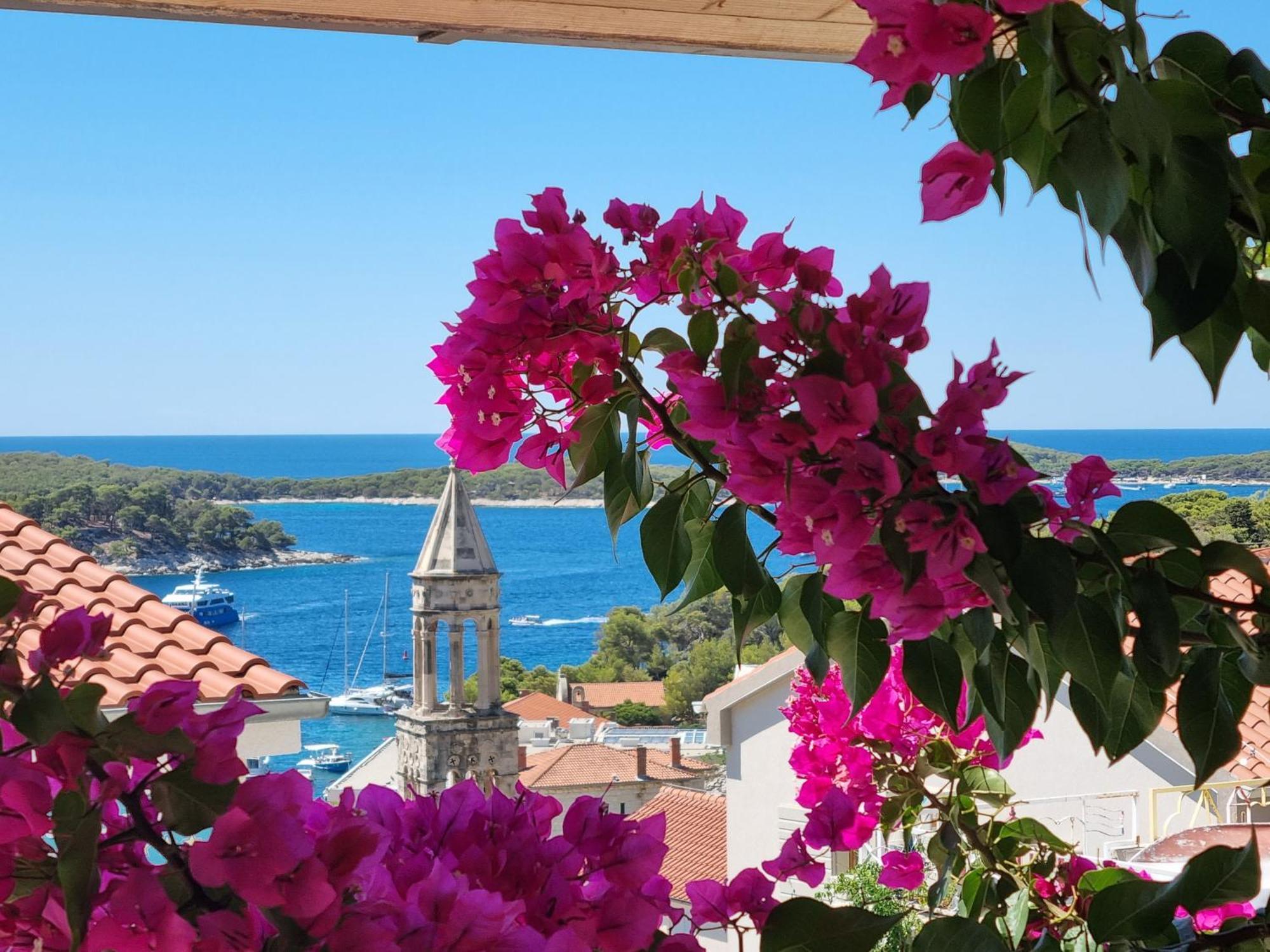 Apartments Luci Hvar Town Oda fotoğraf